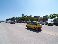 Reisebericht - mit tuifly.com nach Mali Losinj in Kroatien - Parkplatz des Flughafens von Rijeka