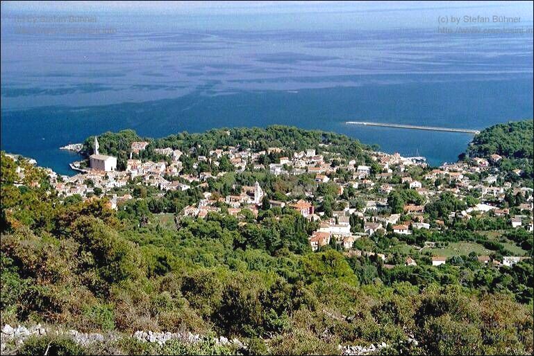 Blick vom Sveti Ivan auf Veli Losinj in Kroatien